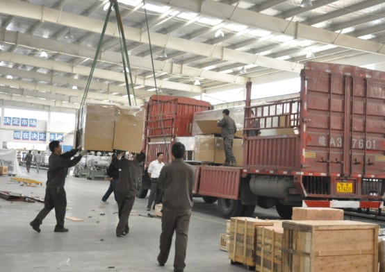 三元材料燒結設備裝車